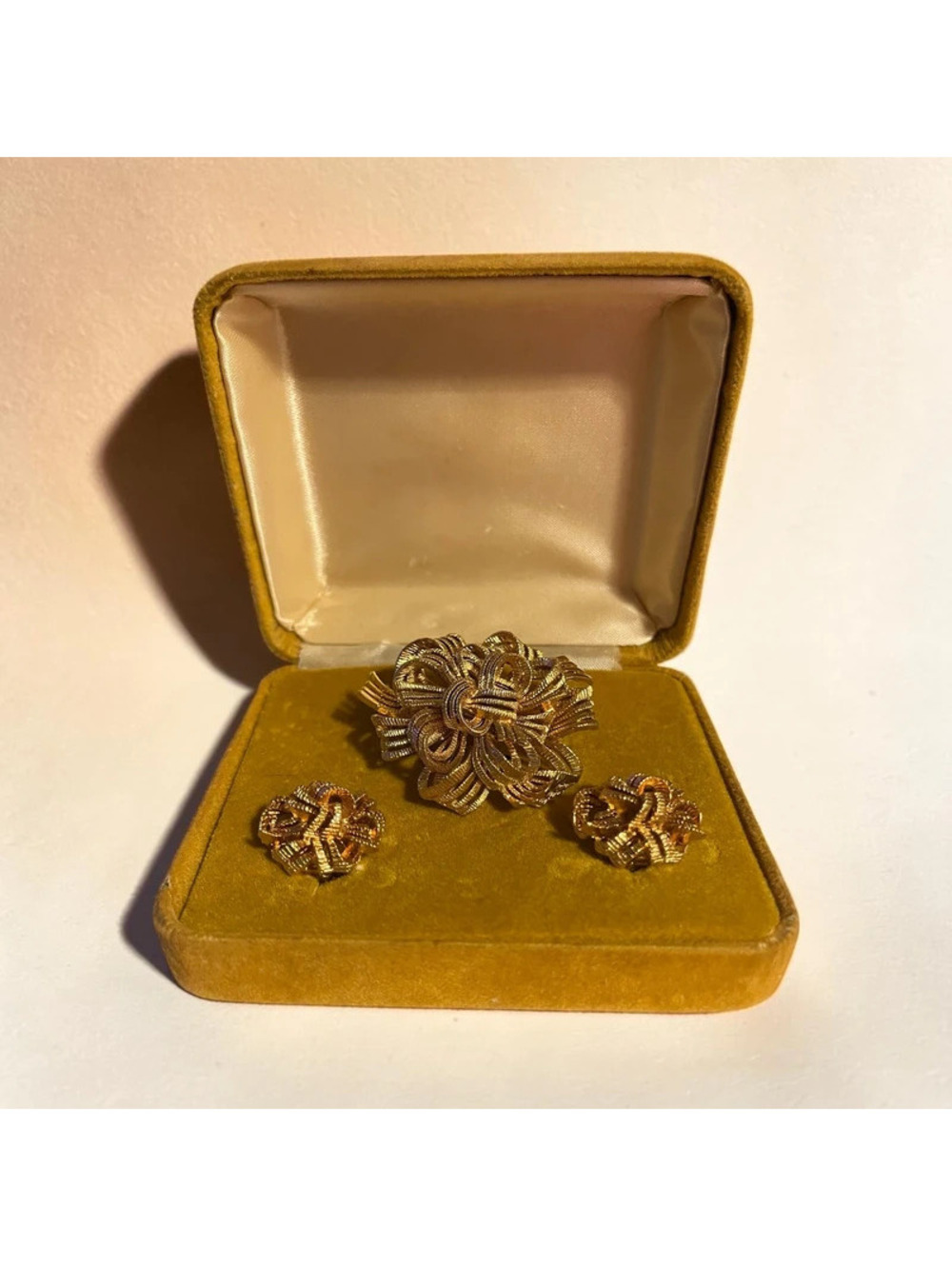 Vintage Gold-Tone Metal Brooch & Clip On Earrings Set